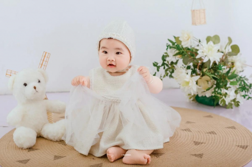 东莞宝宝吐奶后打嗝怎么办